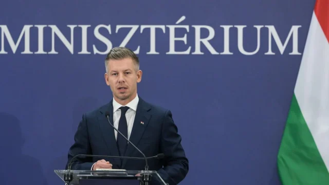 Tizenegy százalékra emelné a nagyvállalatok adóját a 2027-es költségvetési tervezet szerint Magyar Péter