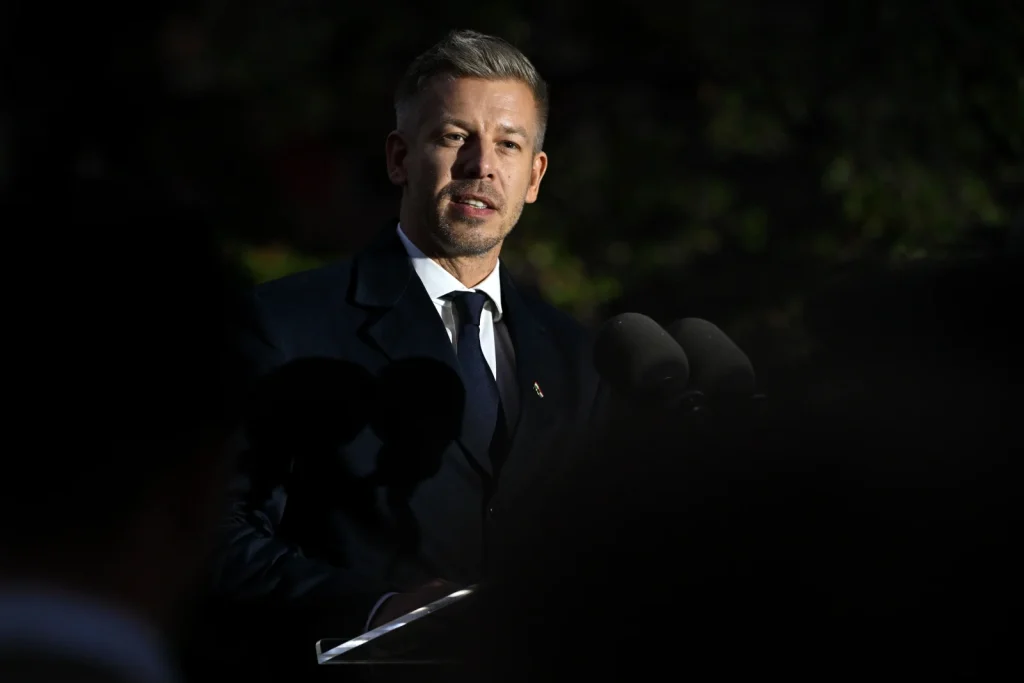 Magyar Péter gratulált a szerbiai választás győzteseinek