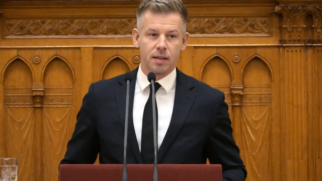Gyorsabb és tisztességesebb kormányzati munkát ígért Magyar Péter az Országgyűlésben