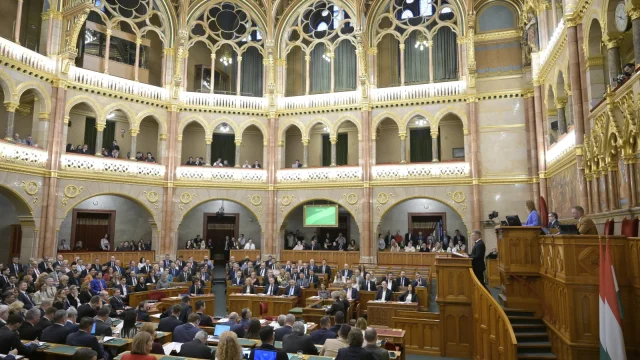 Magyar Péter: emelik a legnagyobb vállalatok társaságiadó-terhét 2027-től