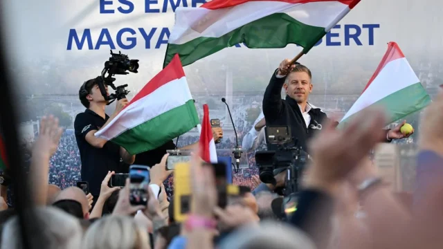 Magyar Péter szerint meg kell fontolni az árrésstop kivezetését