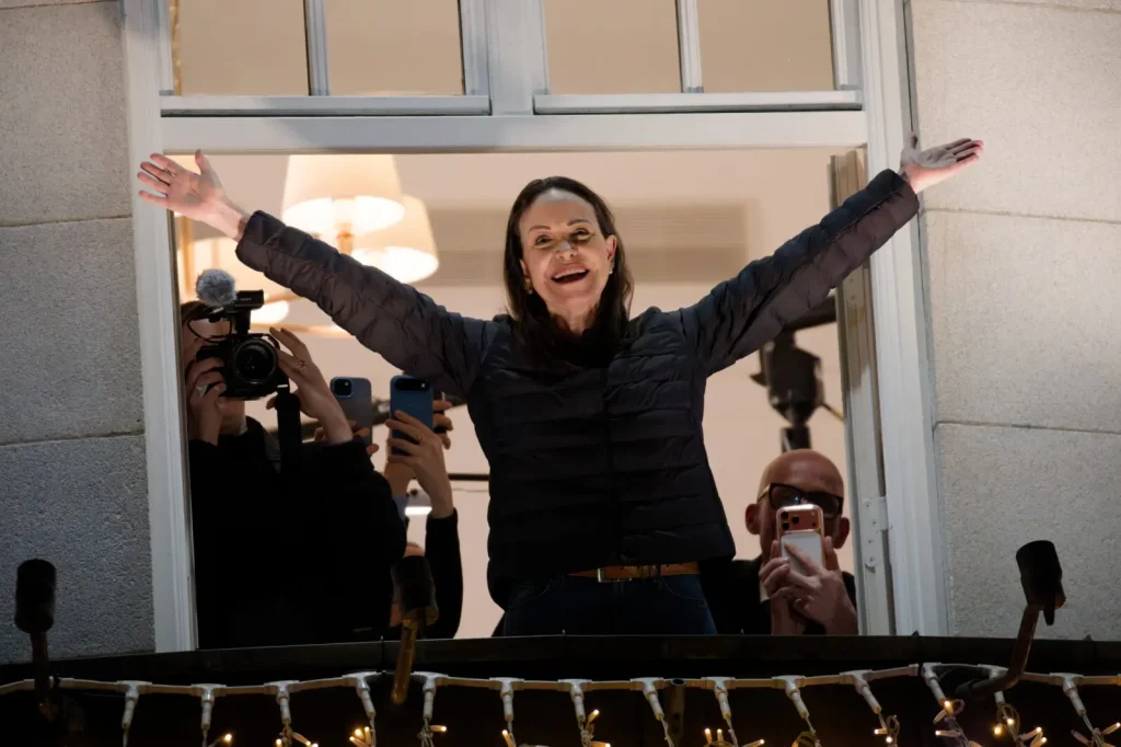 Váratlanul visszatért Venezuelába María Corina Machado ellenzéki vezető