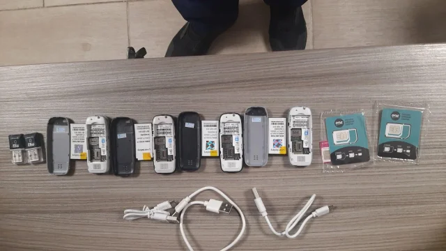 Mobiltelefonokat és SIM-kártyákat próbált bedobni a börtön falai közé egy ismeretlen elkövető
