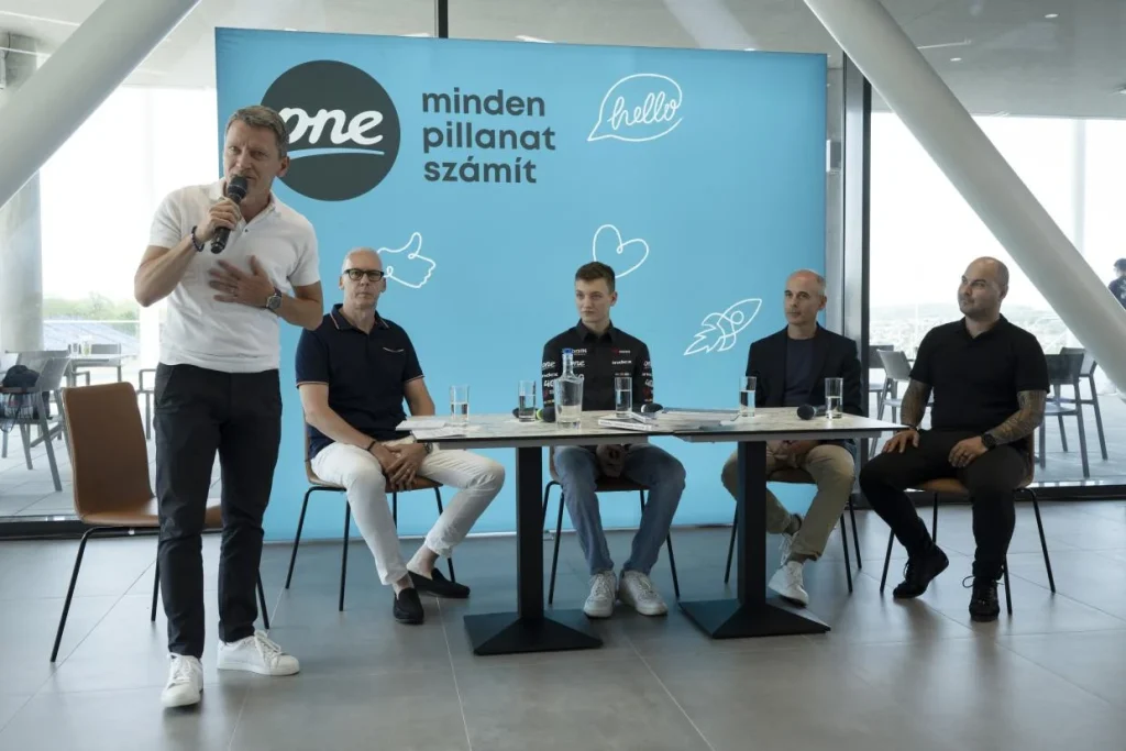 Molnár Martin a Prema Racing színeiben tesztelheti a Forma-3-as versenyautót