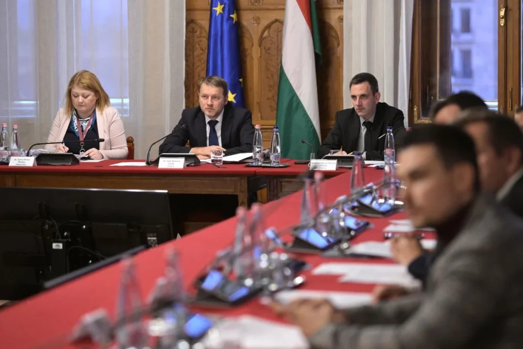 NAV-kockázatelemzés alá kerülhet a miniszterelnök és az EP-képviselők is