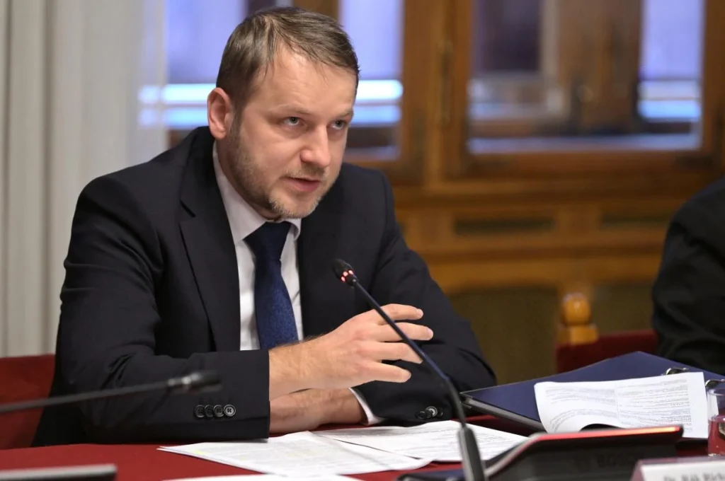 NAV-kockázatelemzés alá kerülhet a miniszterelnök és az EP-képviselők is