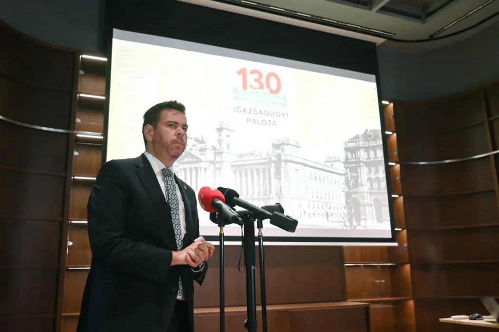 Négy napra megnyitották a felújított Igazságügyi Palotát a nagyközönség előtt