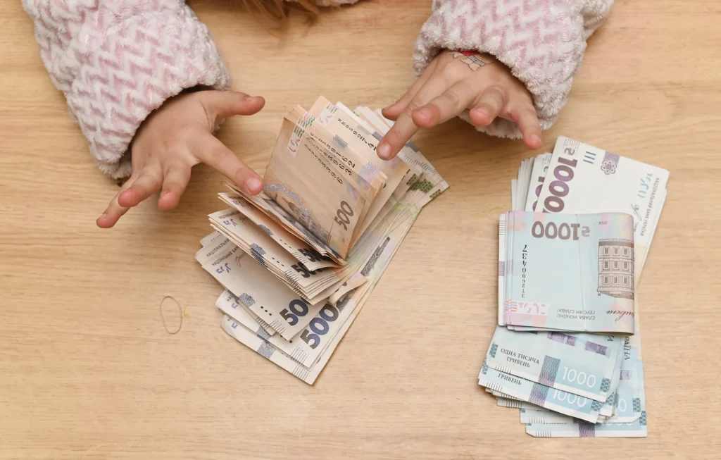 Négyéves gyermek is szerepel az észak-macedón milliomos adózók között