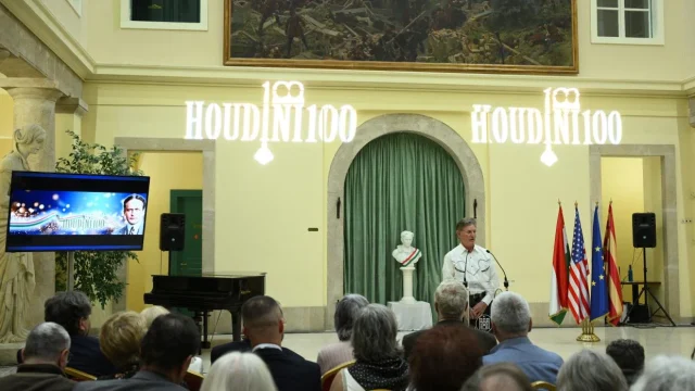 Négynapos programsorozat kezdődött Budapesten Harry Houdini halálának 100. évfordulója alkalmából