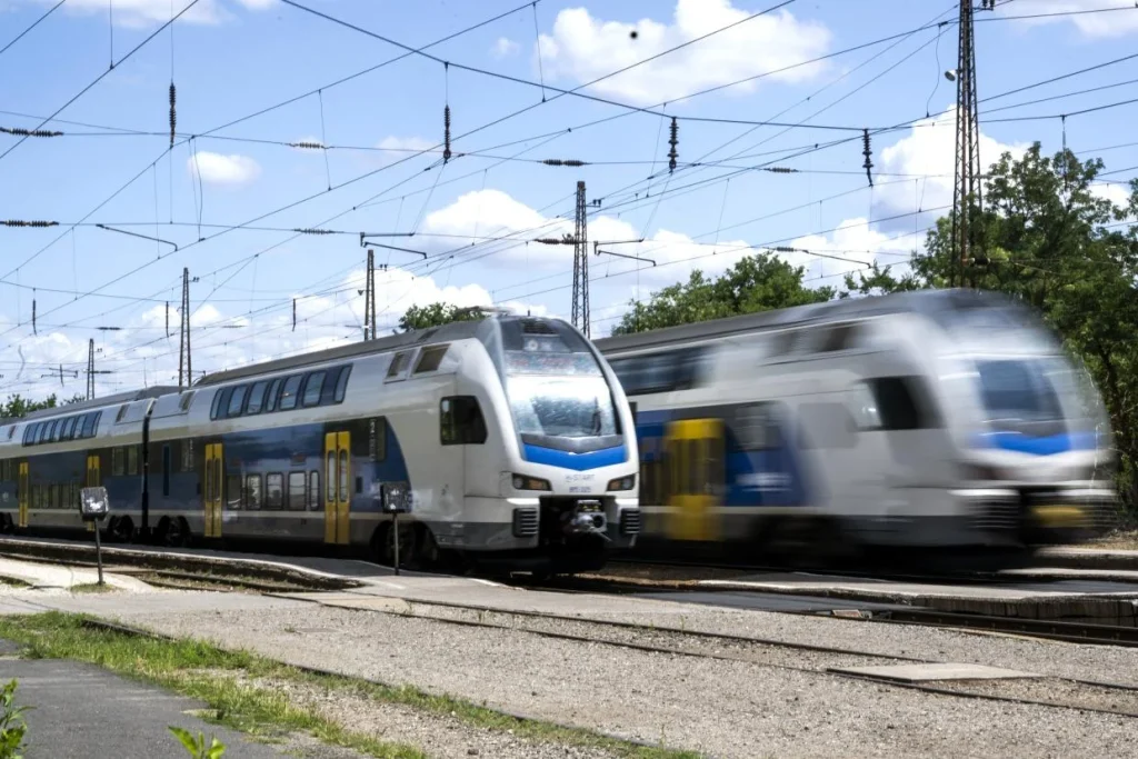 Nőtt az utasforgalom és javult a pontosság a balatoni vasútvonalakon