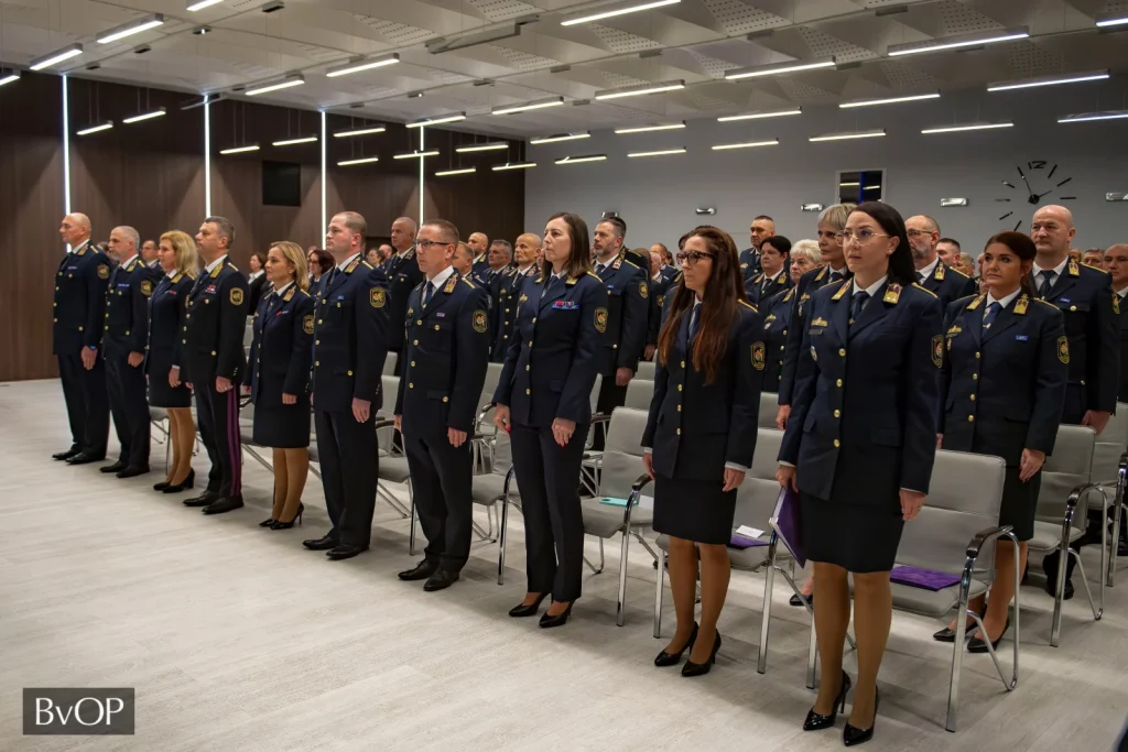 Október 23-a alkalmából adott át elismeréseket a bv. országos parancsnoka – videóval