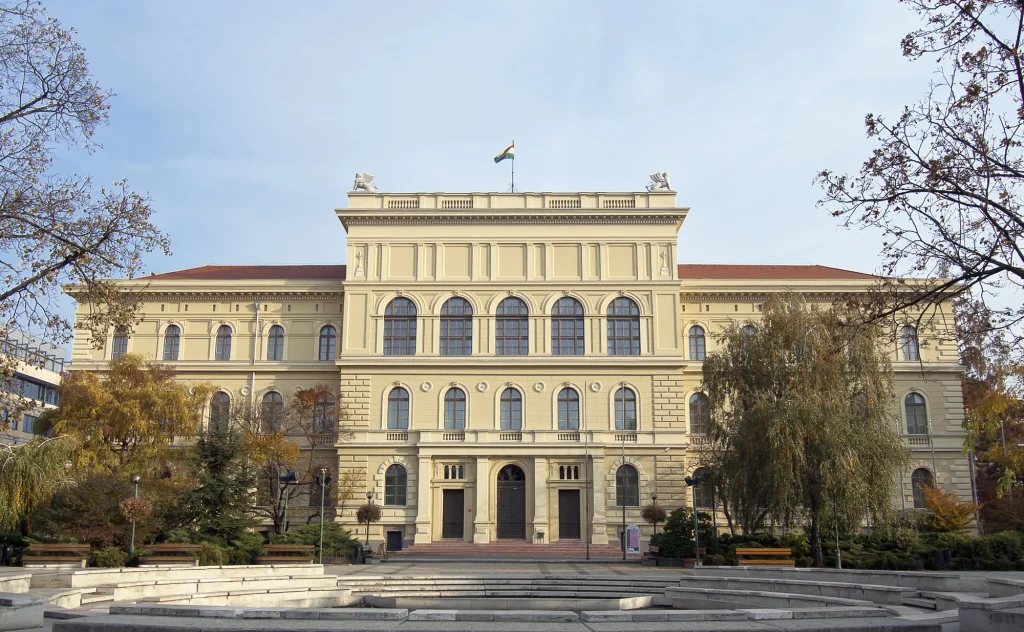 Pályázatot hirdetett a Szegedi Tudományegyetem rektori posztjára az egyetemet fenntartó alapítvány
