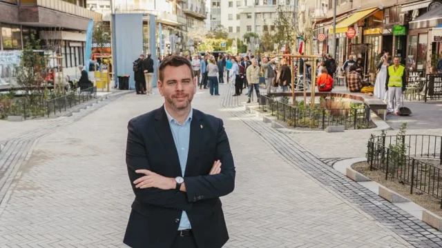 Megújult a Madách tér: parkolók helyett közösségi tér várja a budapestieket