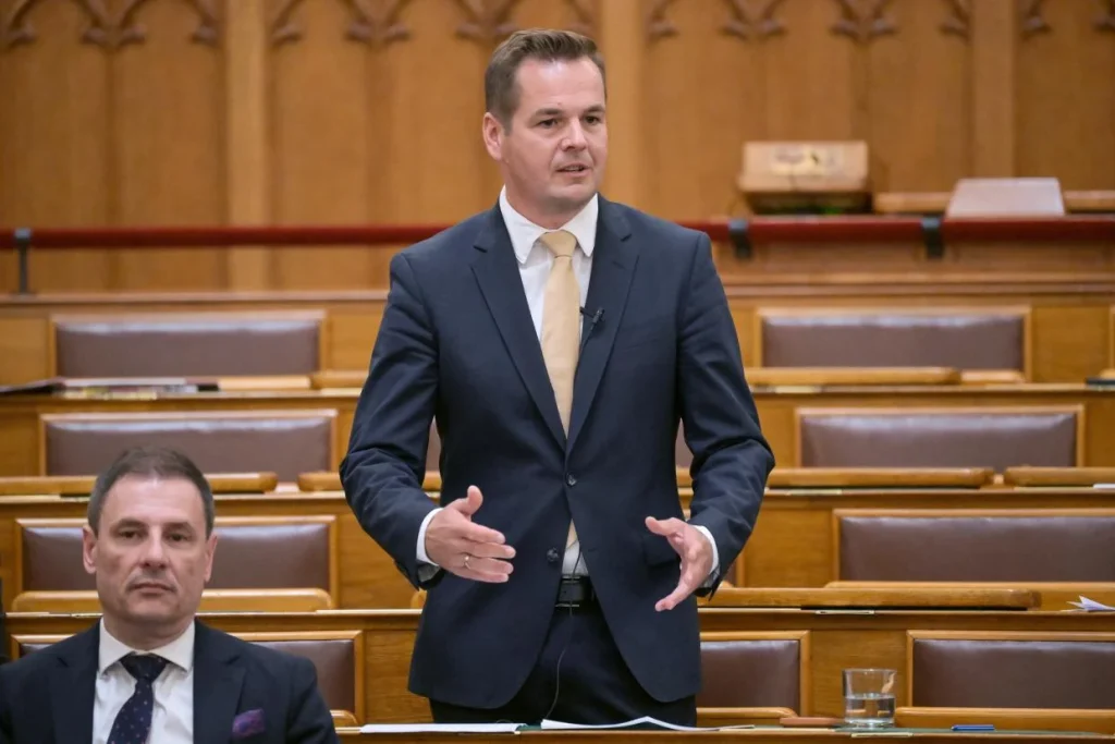 Parlamenti vita a közmédia átalakításáról és a környezetvédelmi szabályokról