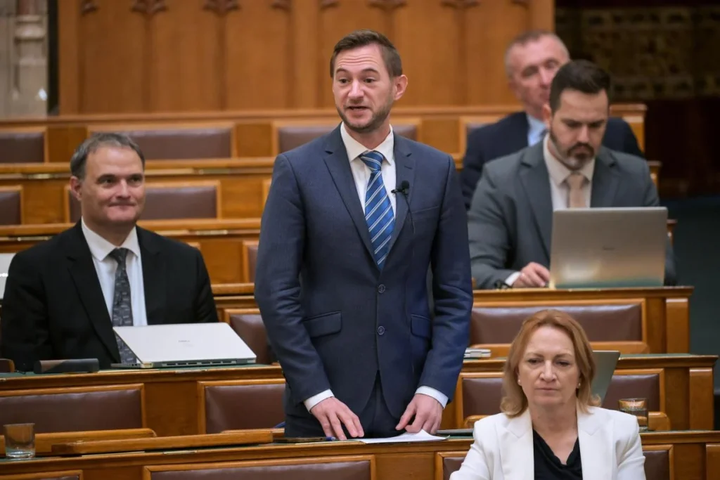 Parlamenti vita a közmédia átalakításáról és a környezetvédelmi szabályokról
