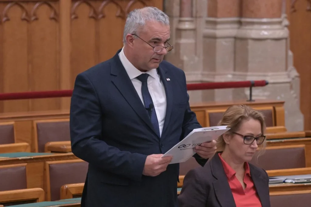 Parlamenti vita a közmédia átalakításáról és a környezetvédelmi szabályokról