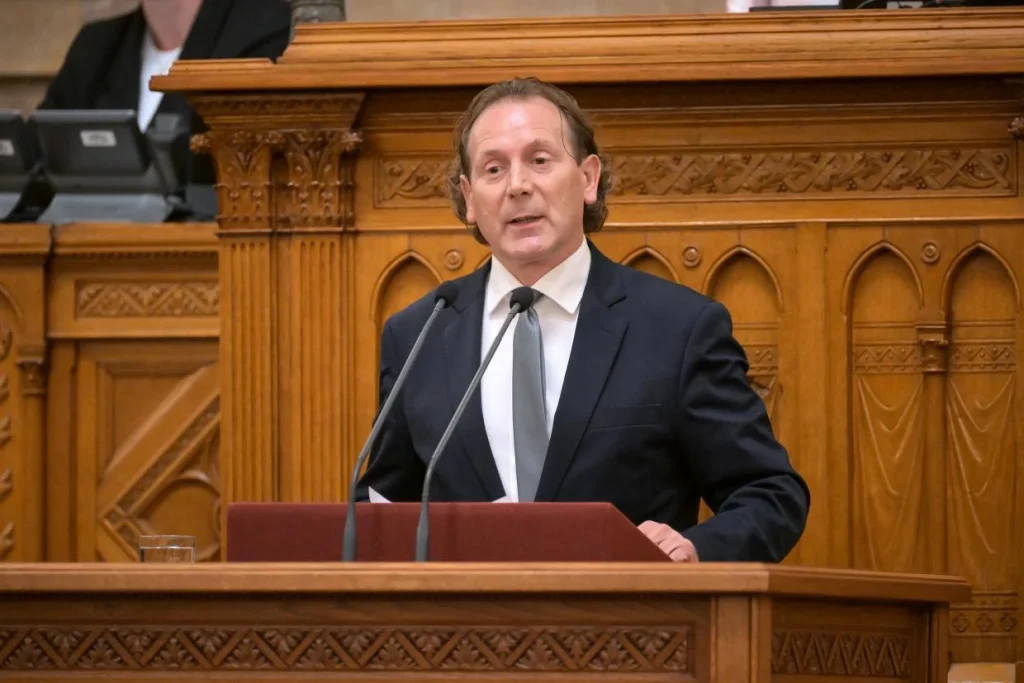 Parlamenti vita a közmédia átalakításáról és az új intézményi struktúráról