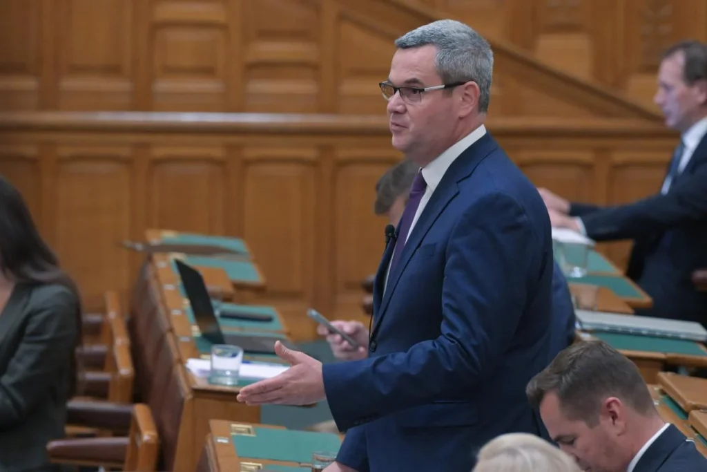 Parlamenti vita a közmédia átalakításáról és az új intézményi struktúráról