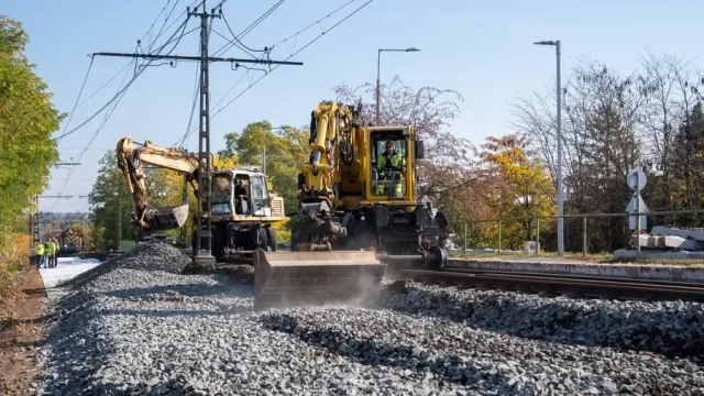 Pályafelújítás a gödöllői HÉV vonalán: november elejéig pótlóbuszok járnak