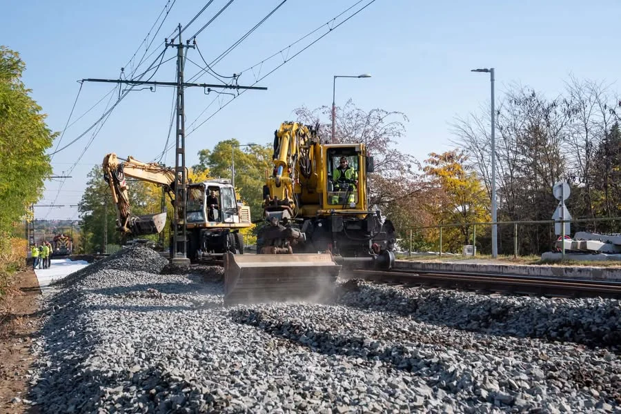 Pályafelújítás a gödöllői HÉV vonalán: november elejéig pótlóbuszok járnak