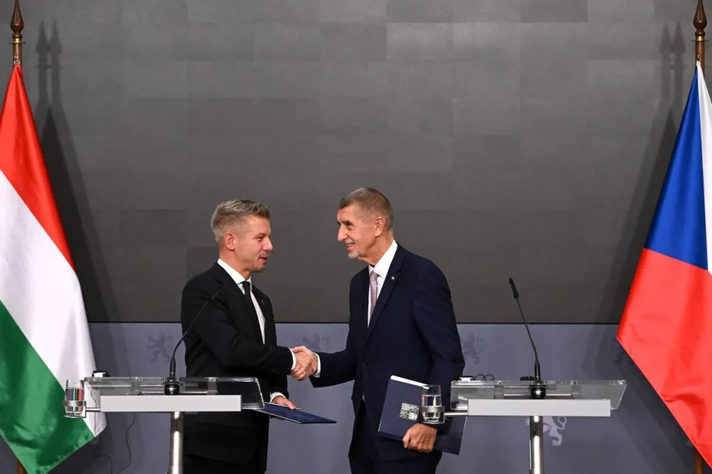 Prágában tartott közös kormányülést Magyarország és Csehország