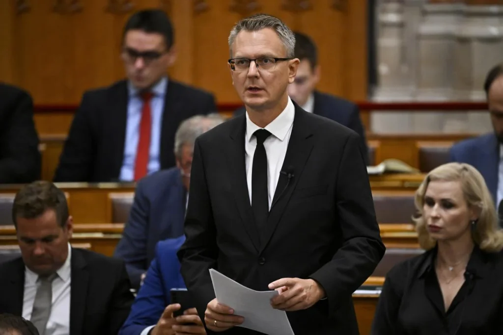 Rétvári Bence az Útravaló ösztöndíj azonnali kifizetését követeli