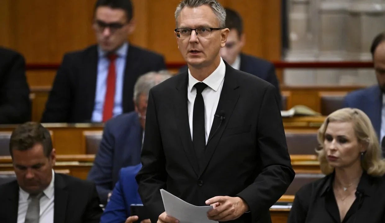 Rétvári Bence az Útravaló ösztöndíj azonnali kifizetését követeli