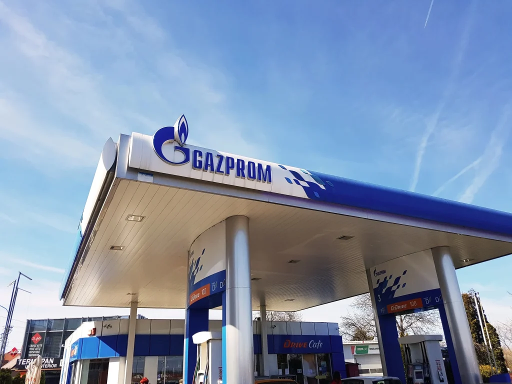 Román üzletemberek vásárolták meg a Gazprom romániai töltőállomásait