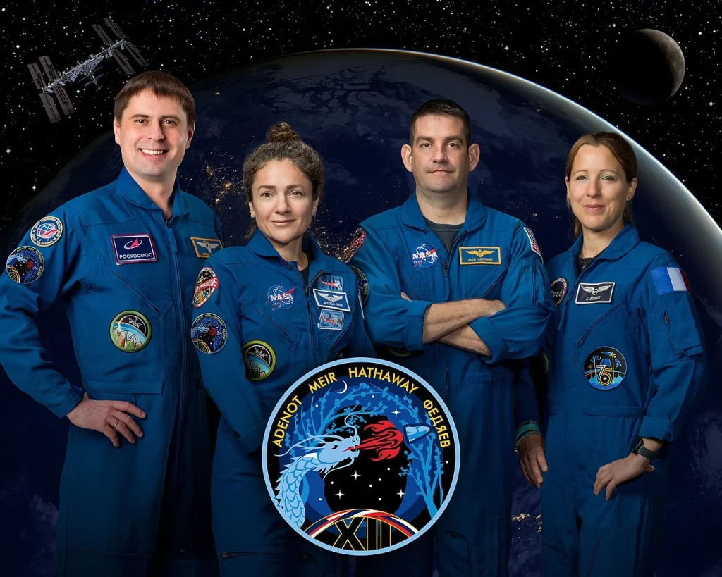 Sikeresen visszatért a Földre a SpaceX Crew-12 űrhajós csapata