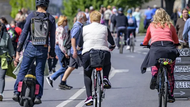 Szigorítaná az elektromos rollerek használatát a kormány a társadalmi egyeztetések eredményei alapján