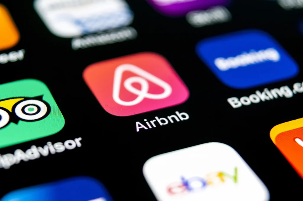 Szigorítaná az Airbnb-szabályozást az I. kerület, a budai Várban teljes tiltás jöhet