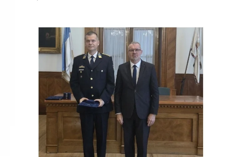 Tolna megyei rendőrök kaptak elismerést a védelmi igazgatás területén végzett munkájukért