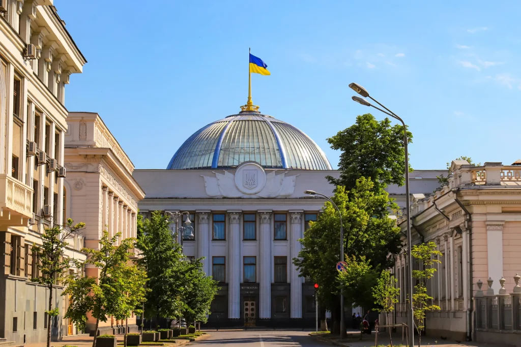 Elfogadta az ukrán parlament a kisebbségi nyelvű oktatásról szóló törvényt
