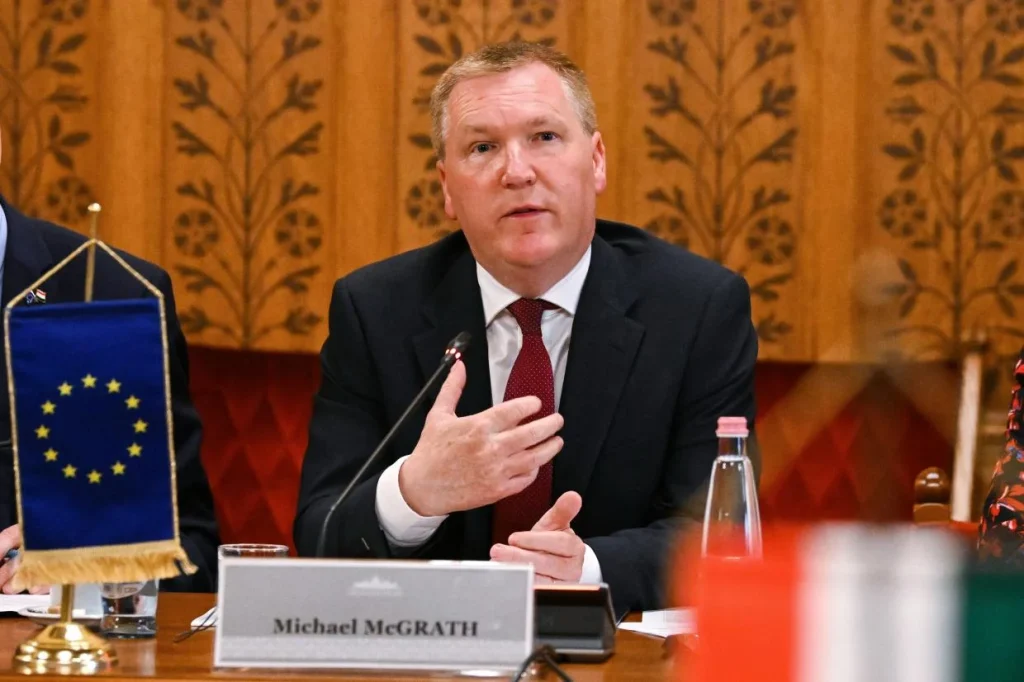 Uniós biztoshoz fordult a Fidesz és a KDNP a Tisza-kormány állítólagos önkényuralmi lépései miatt