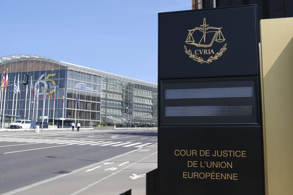 Uniós jogot sértett Magyarország és Csehország az ügyvéd nélküli kihallgatások szabályozásával