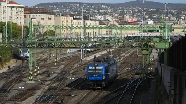 Hétfő hajnalban újraindul a vonatforgalom a karbantartási munkák után a Déli pályaudvaron