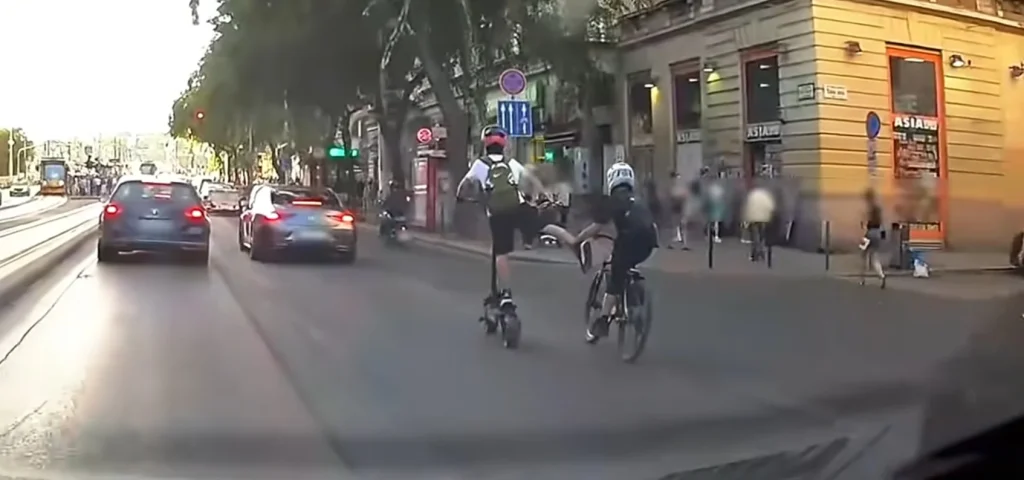 Életveszélyes vontatások a fővárosi forgalomban – videóval