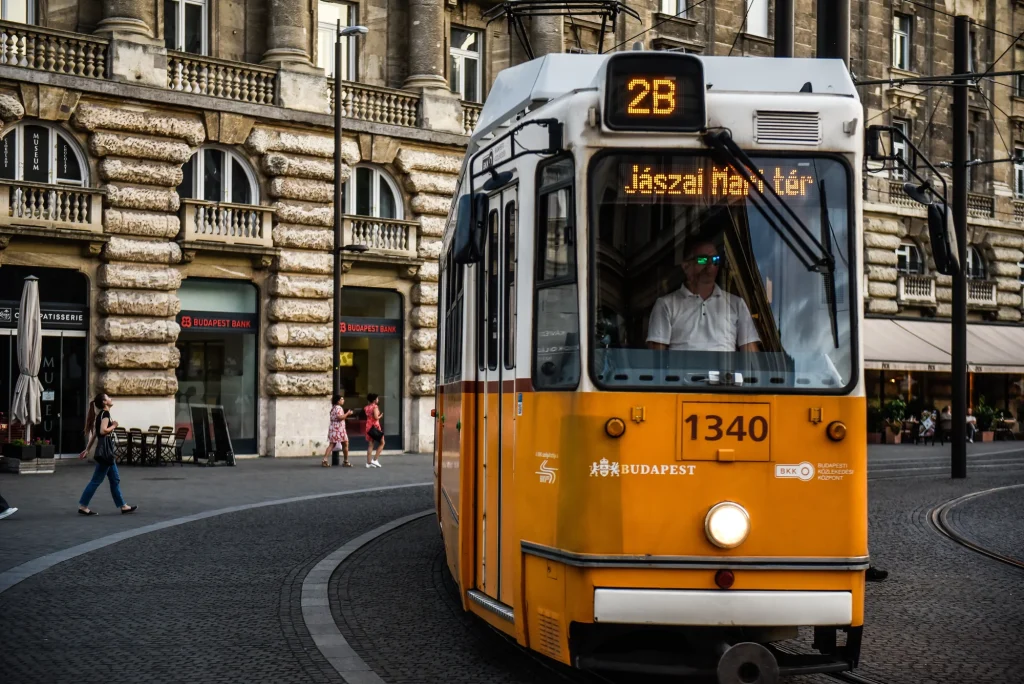 Pályakarbantartás miatt változik a 2B, a 3-as, az 51-es és az 52-es villamos közlekedése Budapesten
