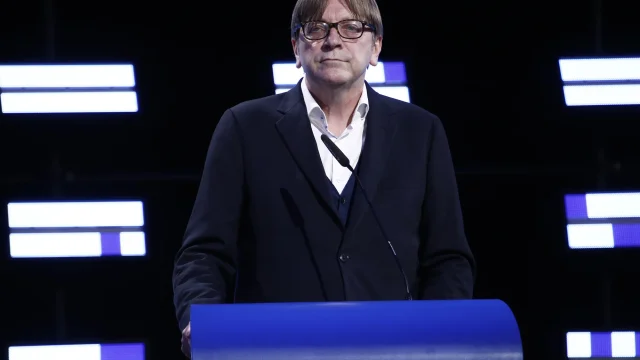 Vizsgálatot indított a belga rendőrség Guy Verhofstadt volt miniszterelnök ügyében