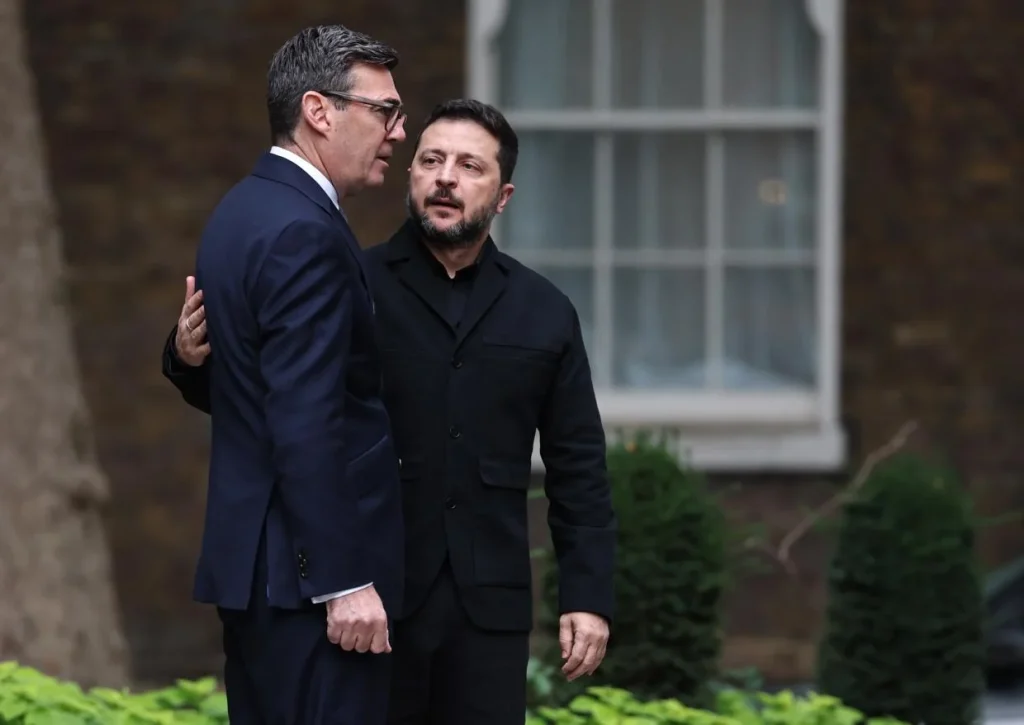 Volodimir Zelenszkij Londonban tárgyalt a tűzszüneti lehetőségekről