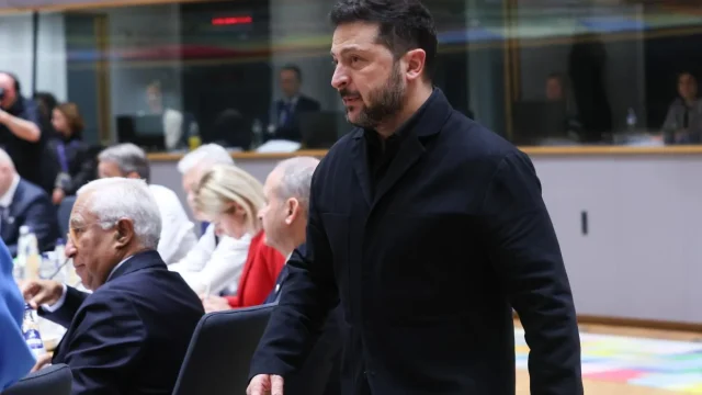 Zelenszkij beleegyezne, hogy a jelenlegi frontvonal mentén állítsák le a harcokat
